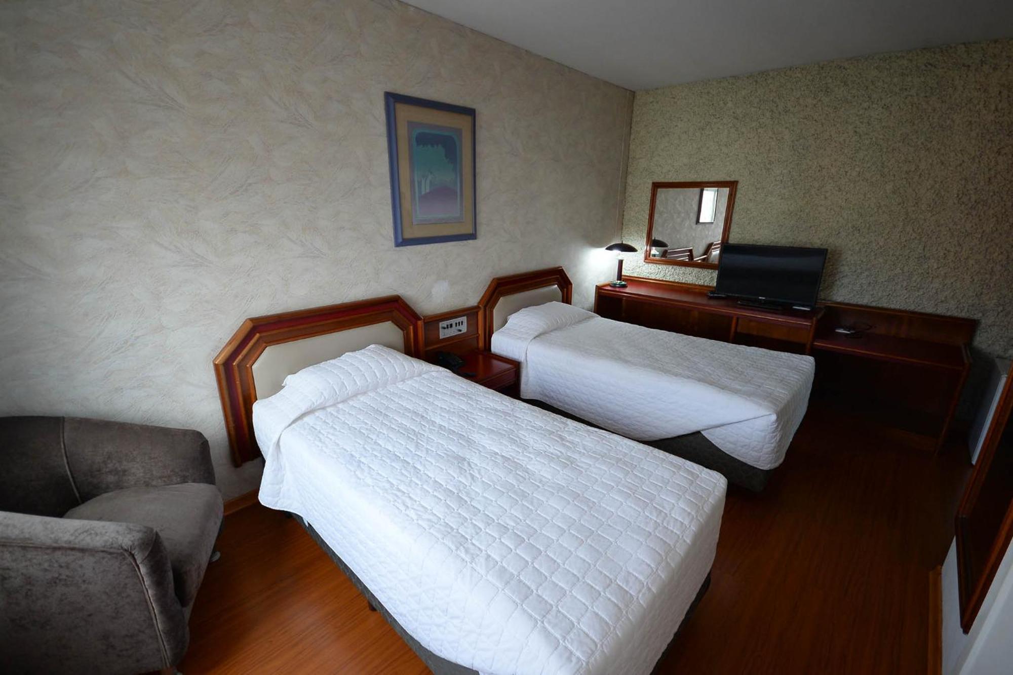 Standard Twin Room,1369970813:JPEG