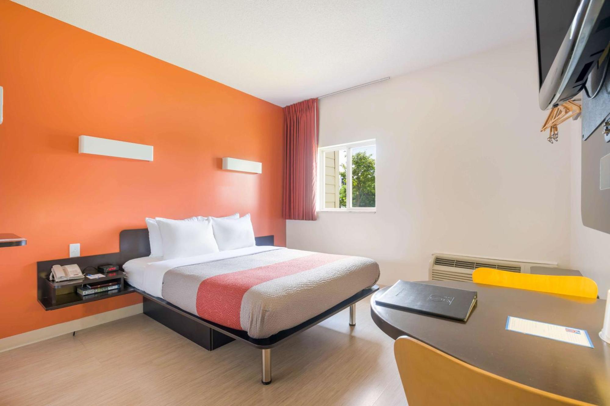 Chambre Lit Queen-Size - Non-Fumeurs