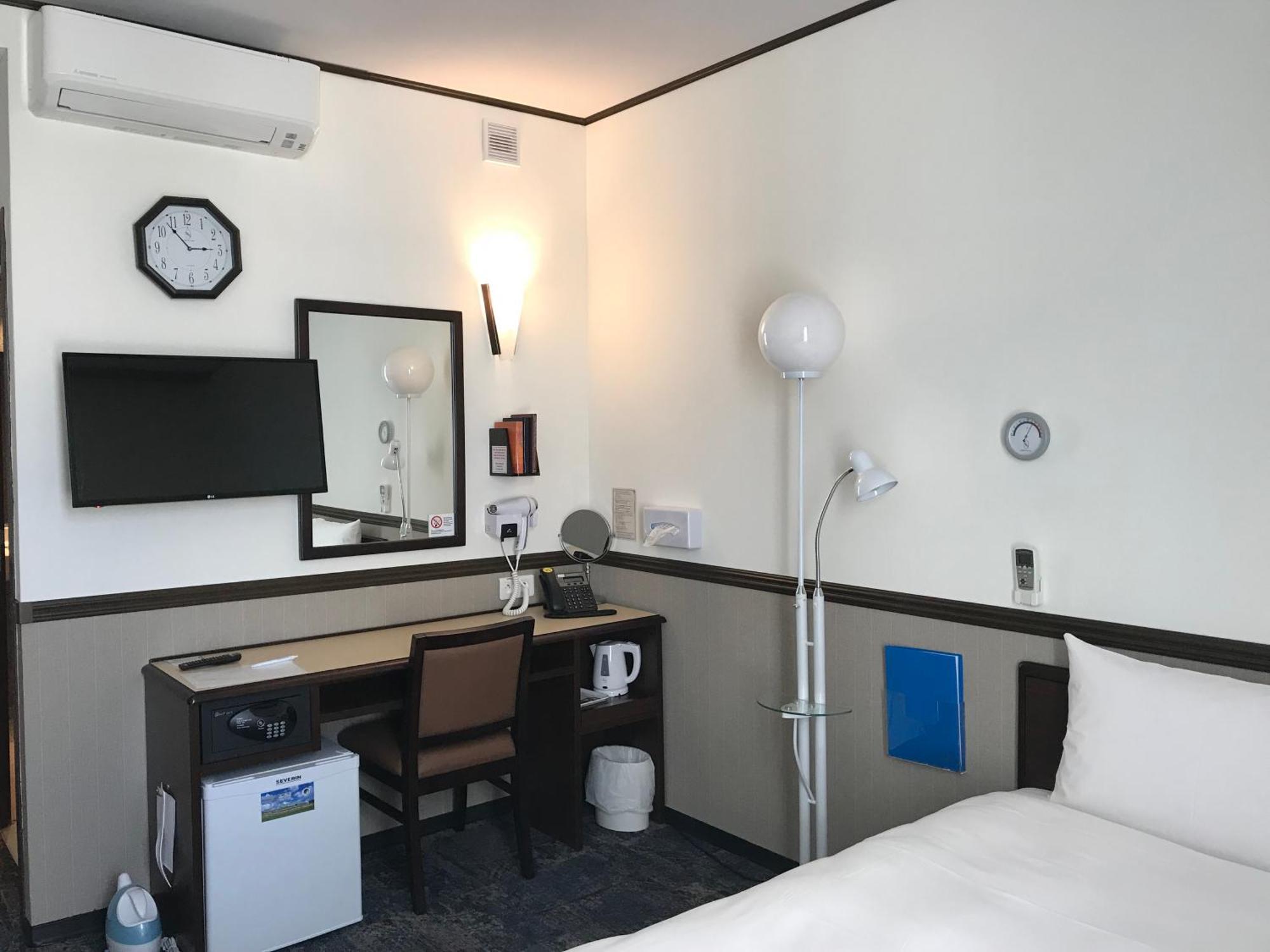 Single Room,1215137119:JPEG