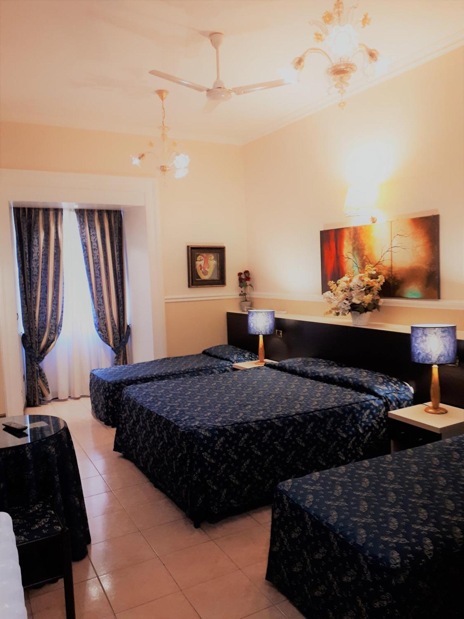 Quintuple Room
