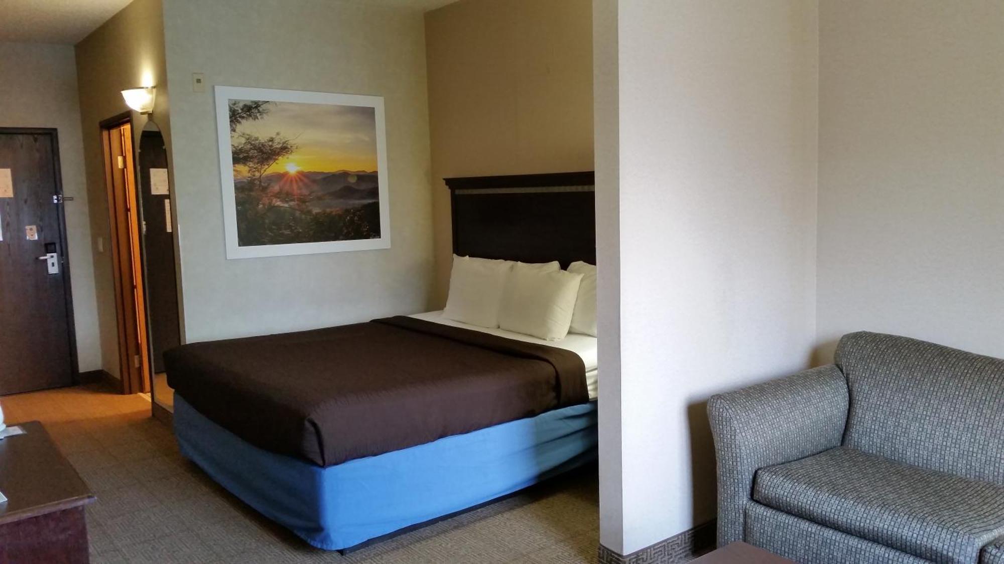 King Suite - Non-Smoking,1218475798:JPEG