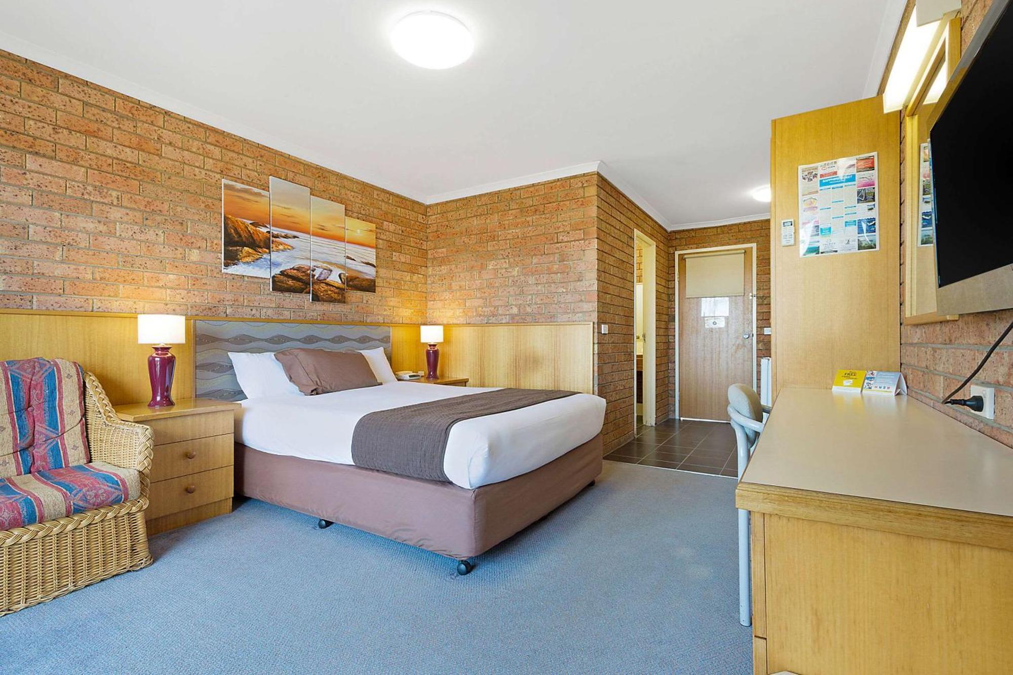 Standard Queen Room