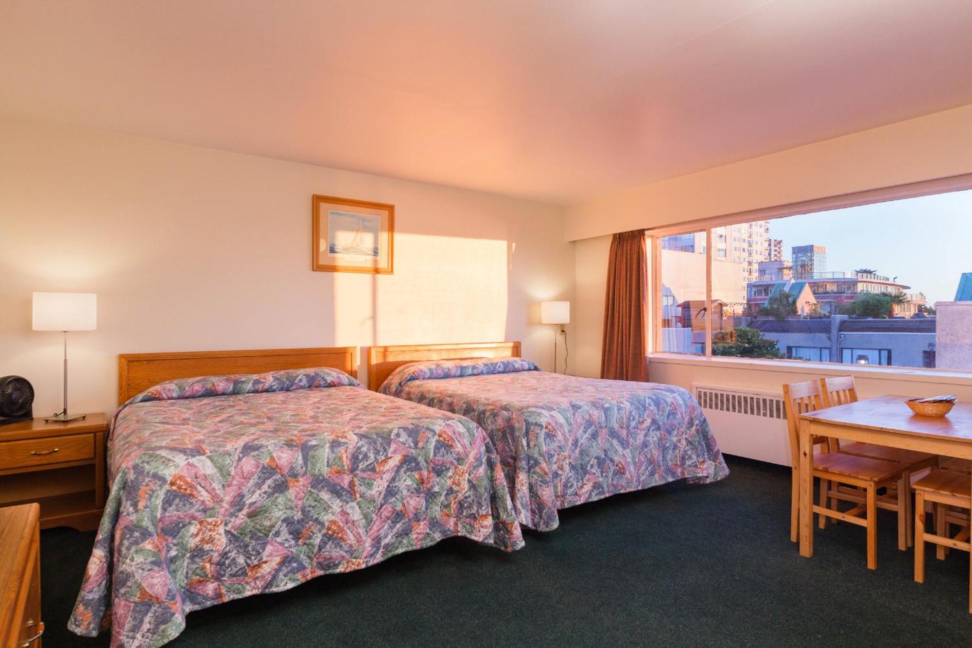 Studio Suite,1220537401:JPEG