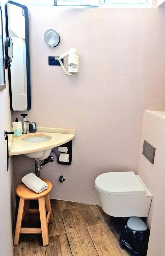One Bedroom Apartment
