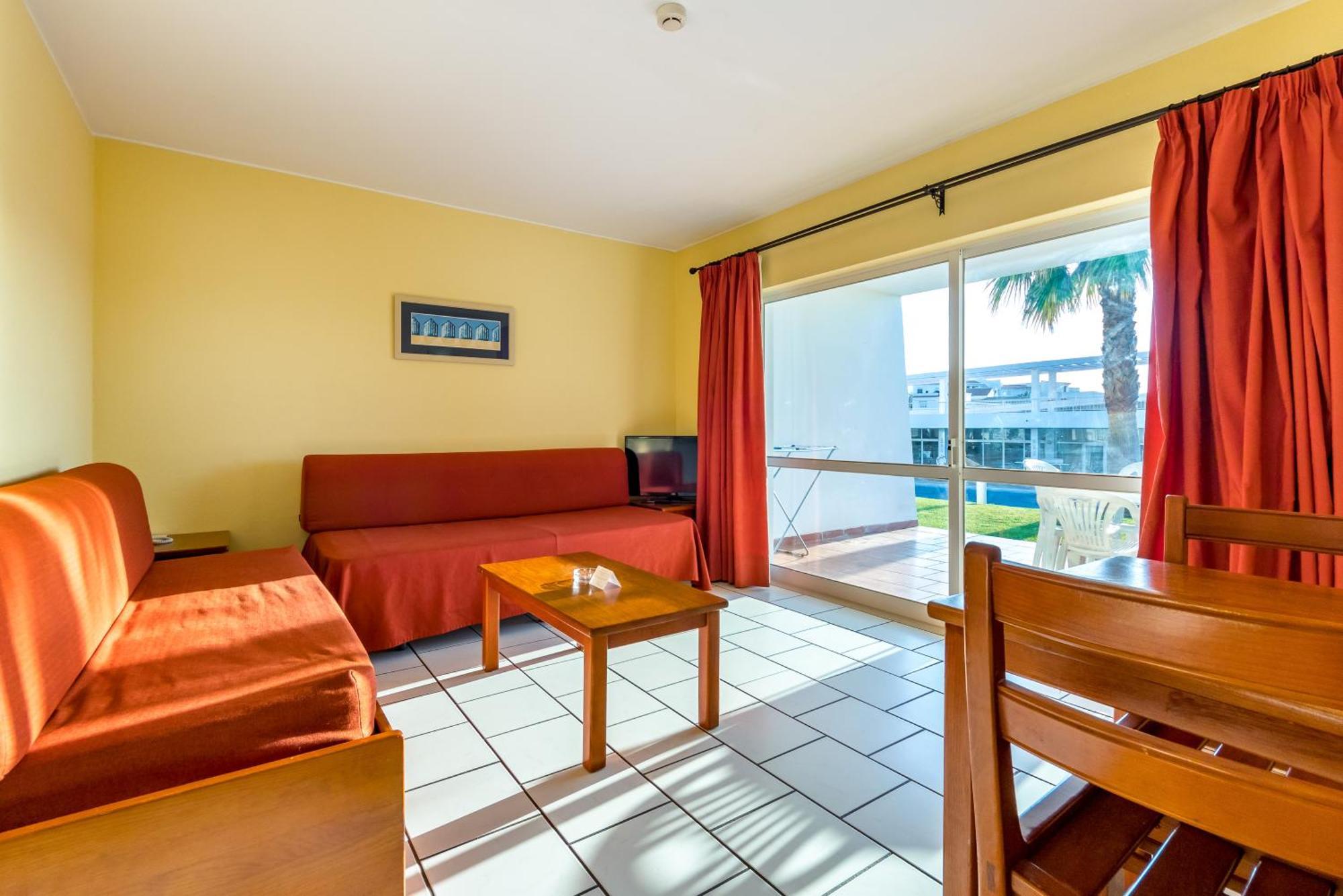 One-Bedroom Apartment,1274542276:JPEG