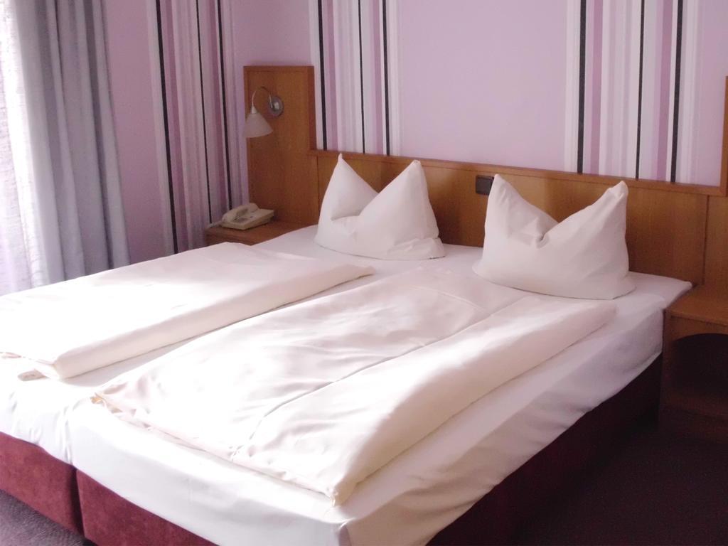 Doppelzimmer mit Zustellbett