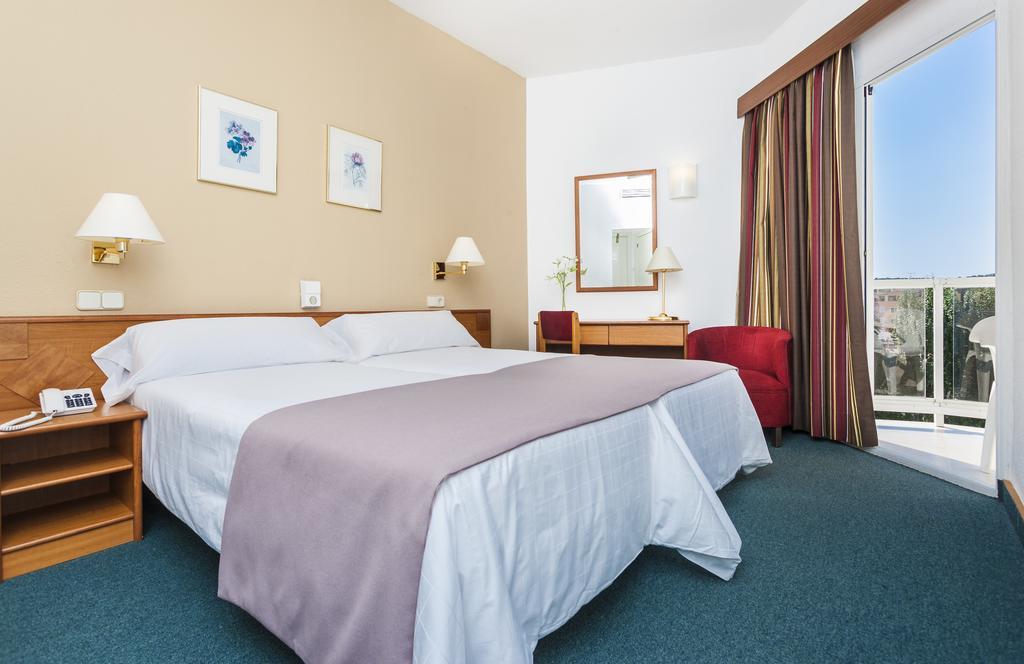 Chambre Triple (3 Adultes)