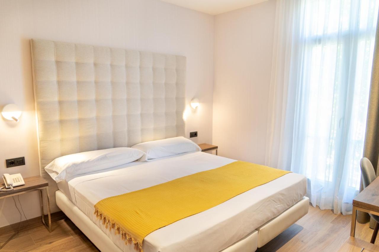 Double Room with Balcony,1261076848:JPEG