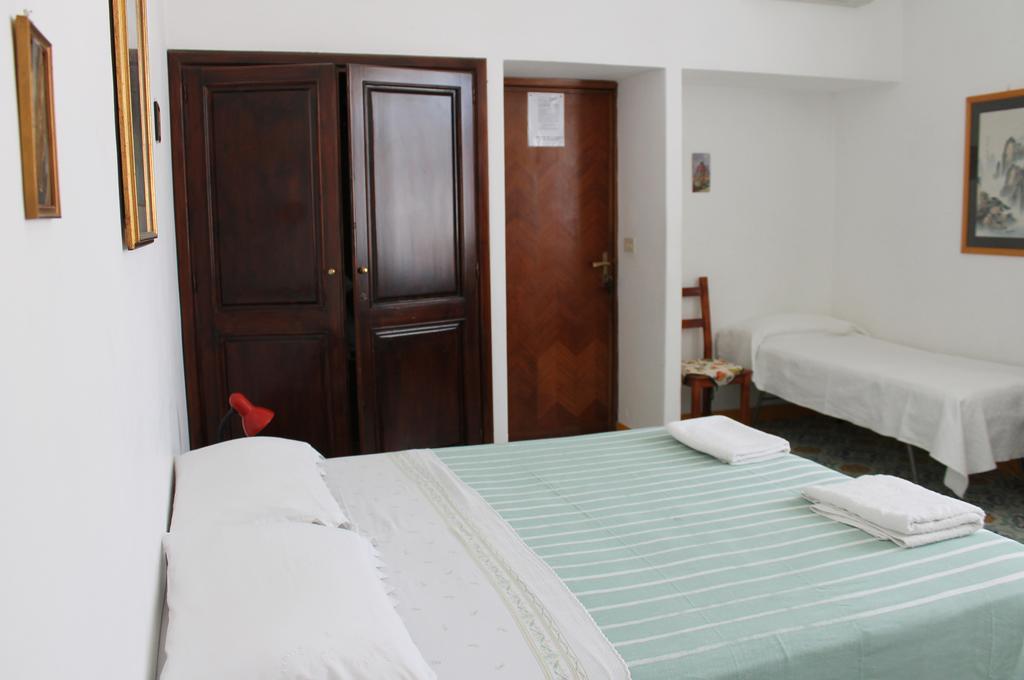 Economy Triple Room
