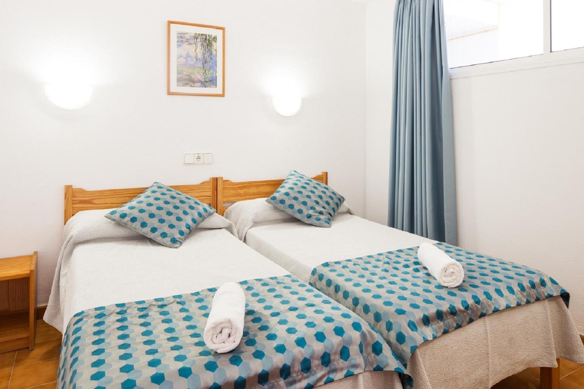 Economy Triple Room