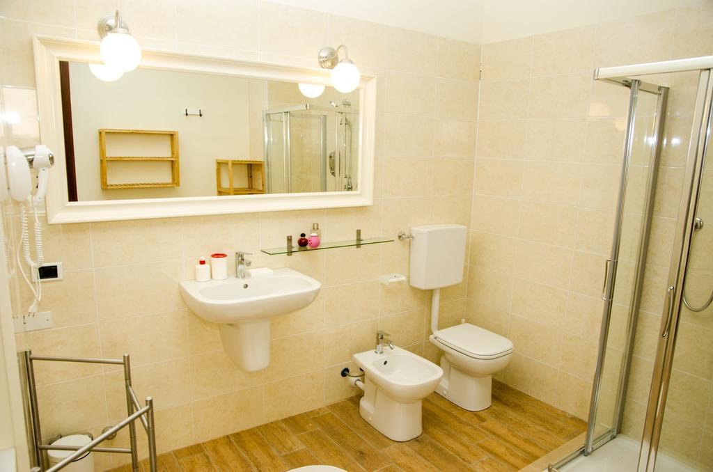 Camera Matrimoniale con Bagno Privato