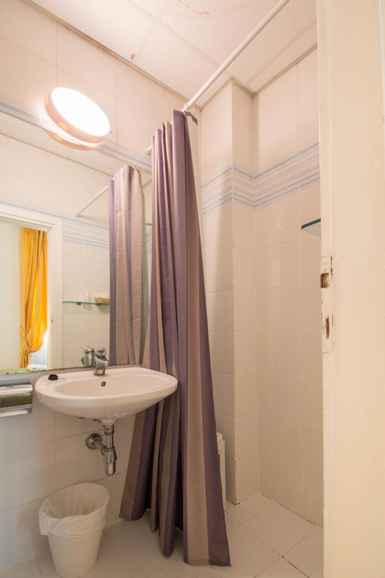 Economy Twin Room