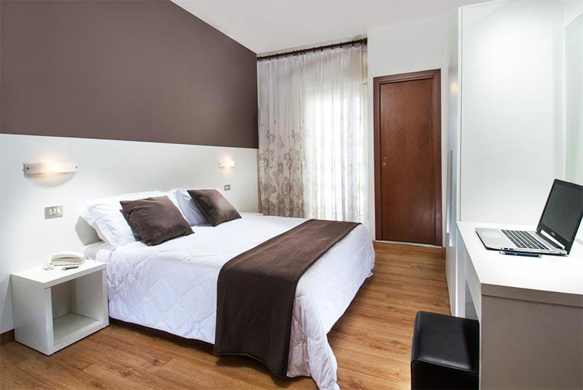 Standard Doppel-/Zweibettzimmer mit Balkon