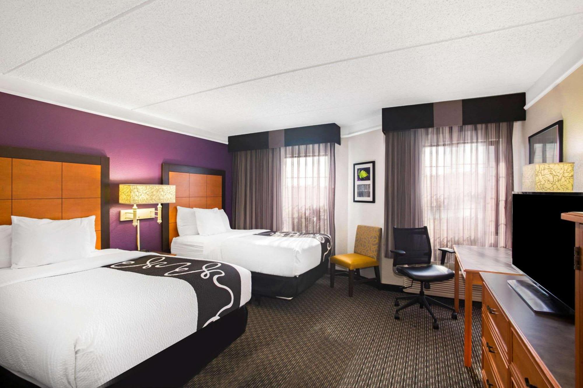 Deluxe Double Room Two Double Beds Non-Smoking