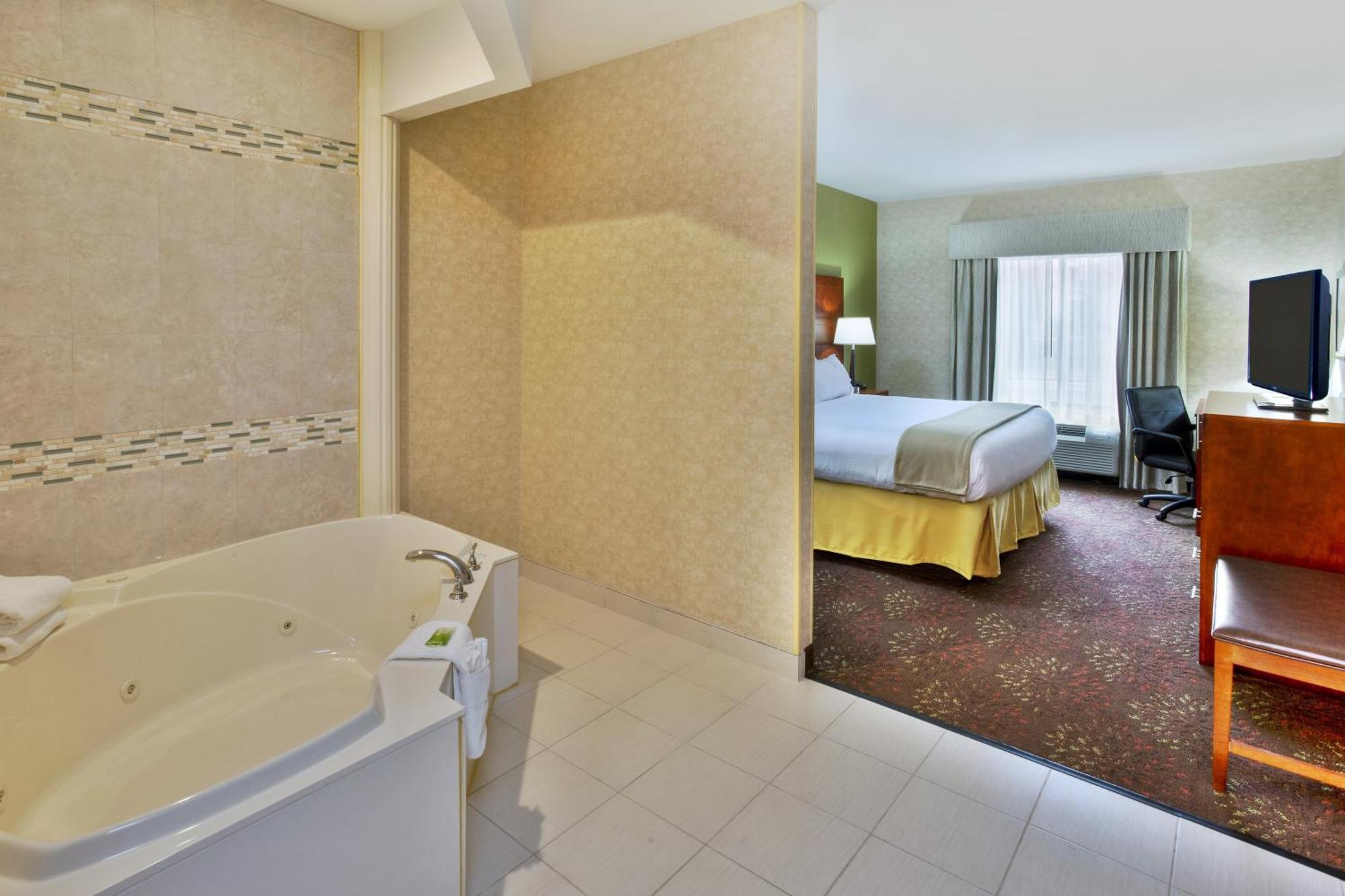 King Suite with Spa Bath