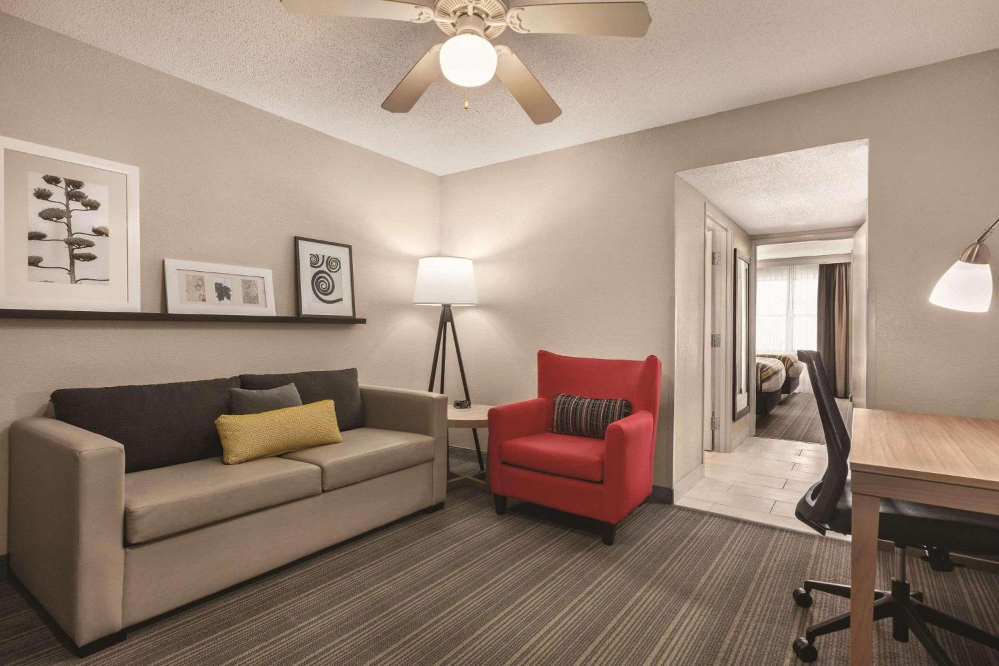 One-Bedroom King Suite Sofa Bed Non-Smoking
