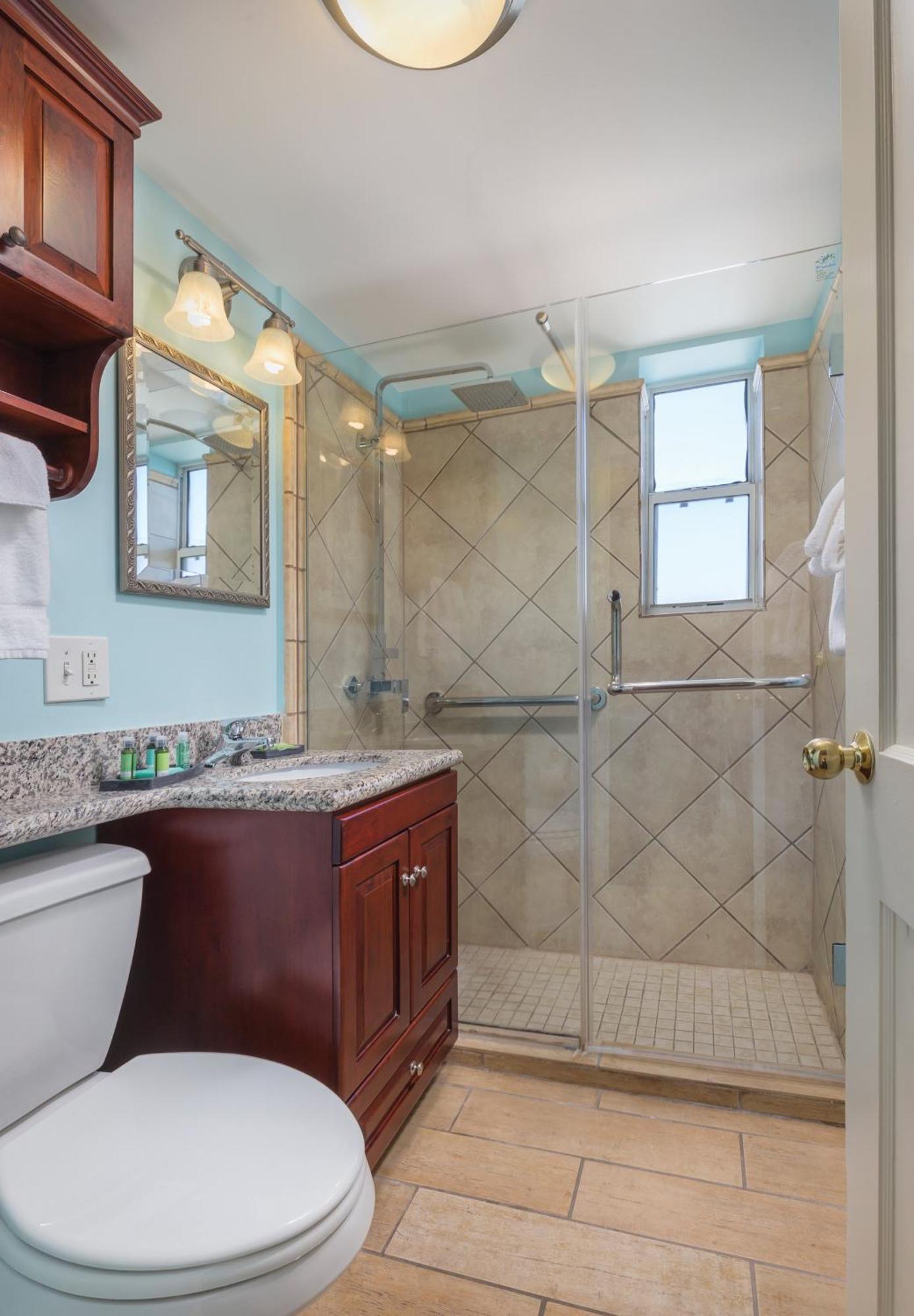 One-Bedroom Suite,1281364813:JPEG