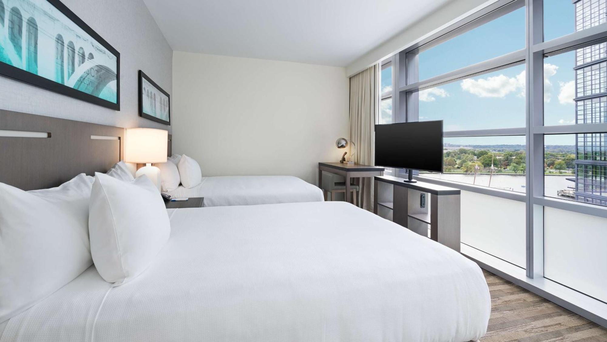 One-Bedroom Suite Two Queen Beds River View