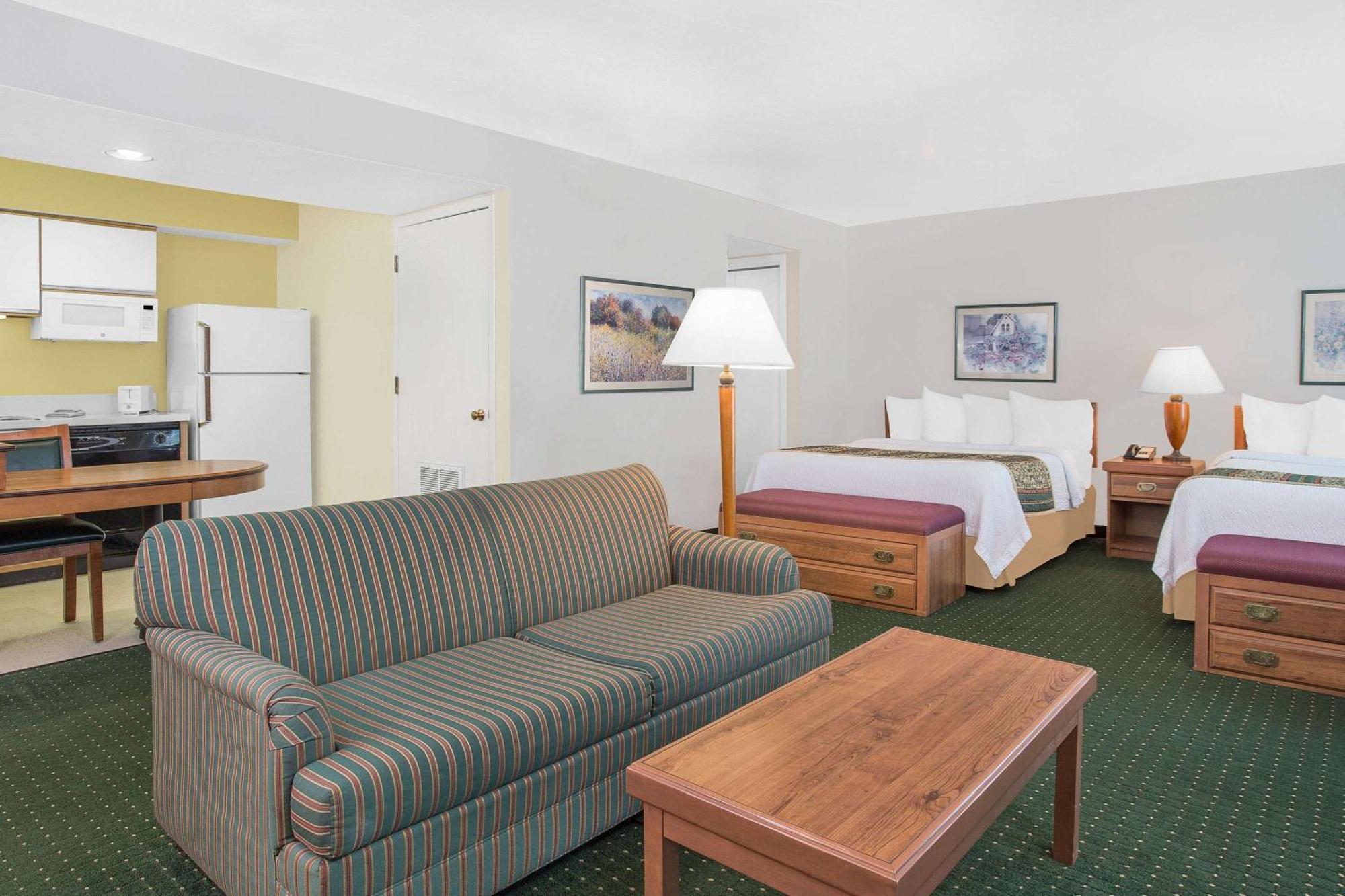 Executive Penthouse Suite Two Queen Beds Non Smoking