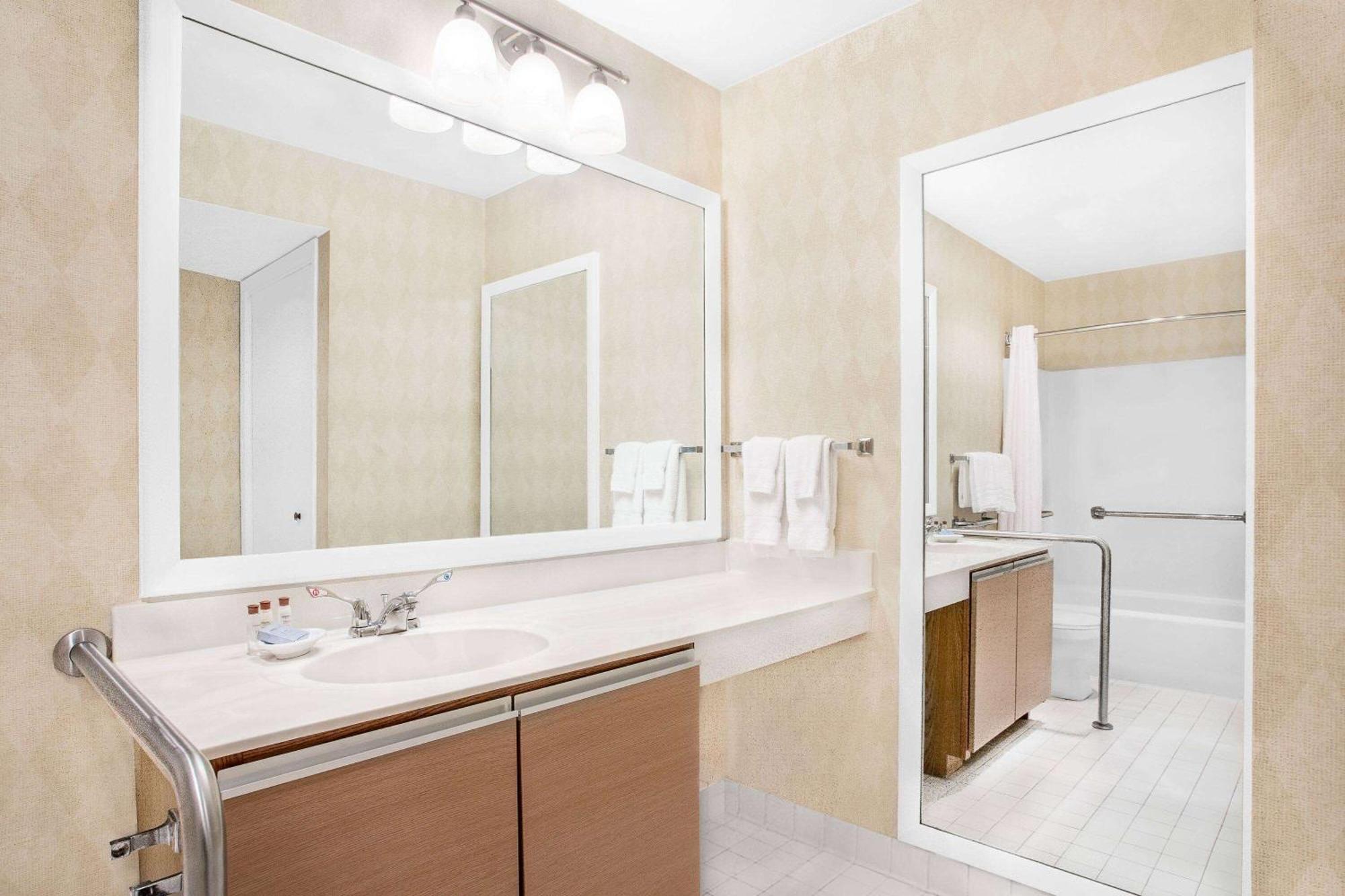 Queen Suite Disability Access