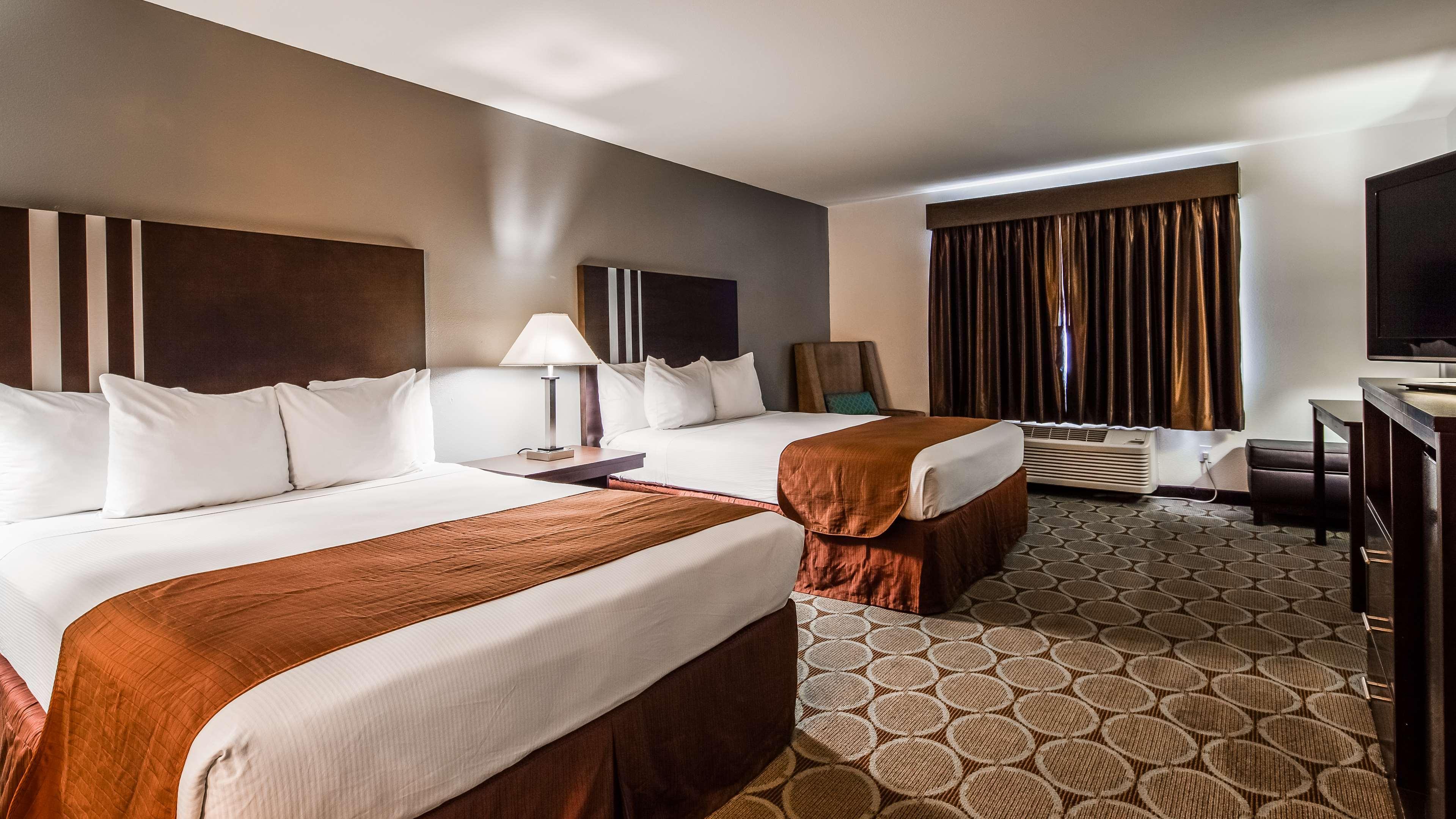 Queen Room - Mobility Access
