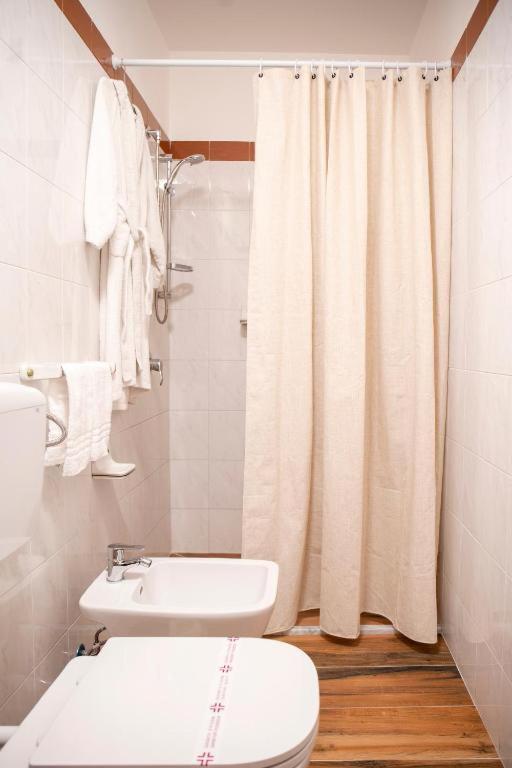 Doppelzimmer mit eigenem externen Bad