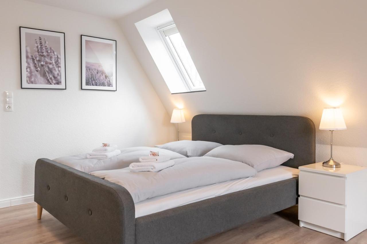 Apartment with Balcony,1296899806:JPEG