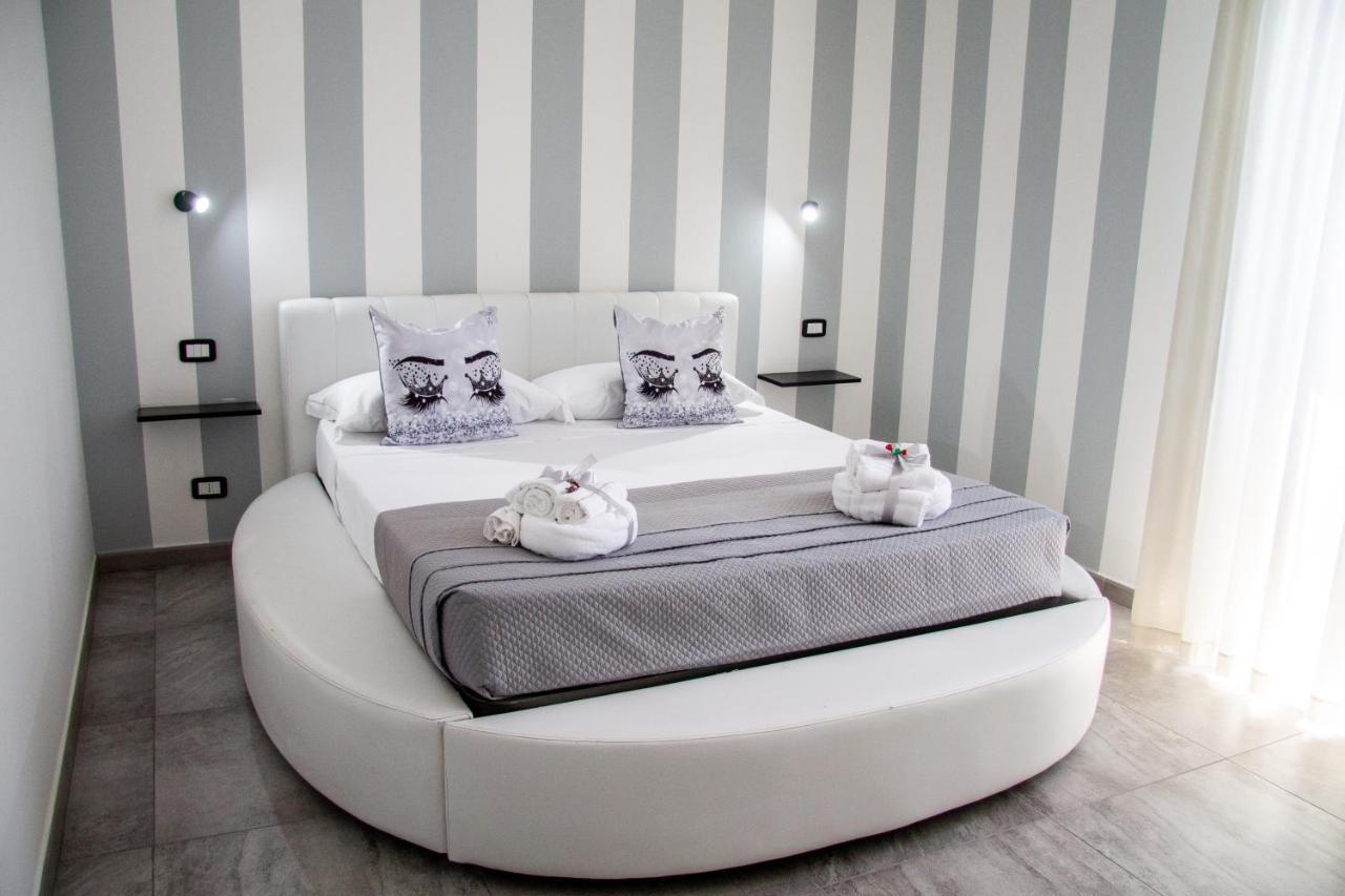 Deluxe Room,1525583314:JPEG