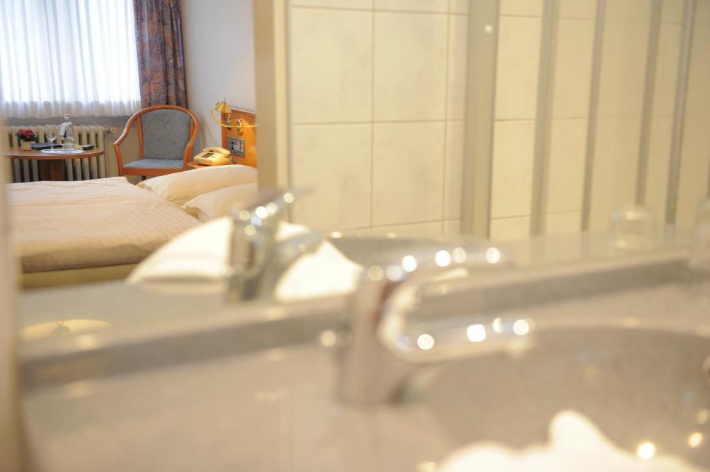 Single Room,708032218:JPEG