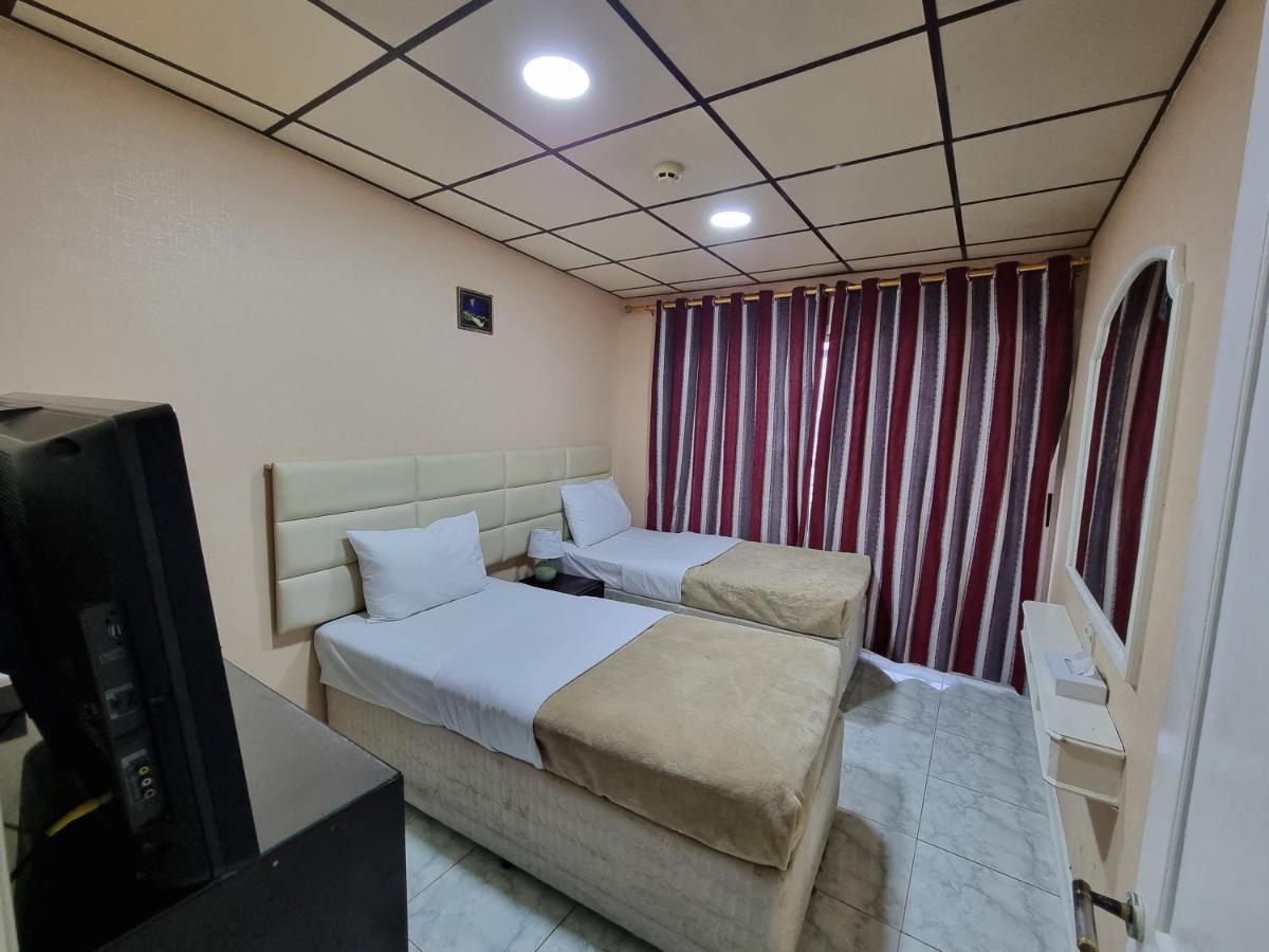 Twin Room,1303279783:JPEG