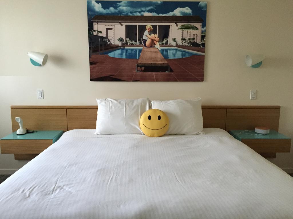 Chambre Lit King-Size Cali pour Personnes à Mobilité Réduite