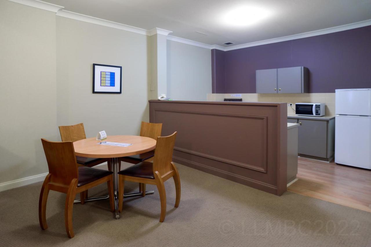 Economy Apartment,1305829777:JPEG