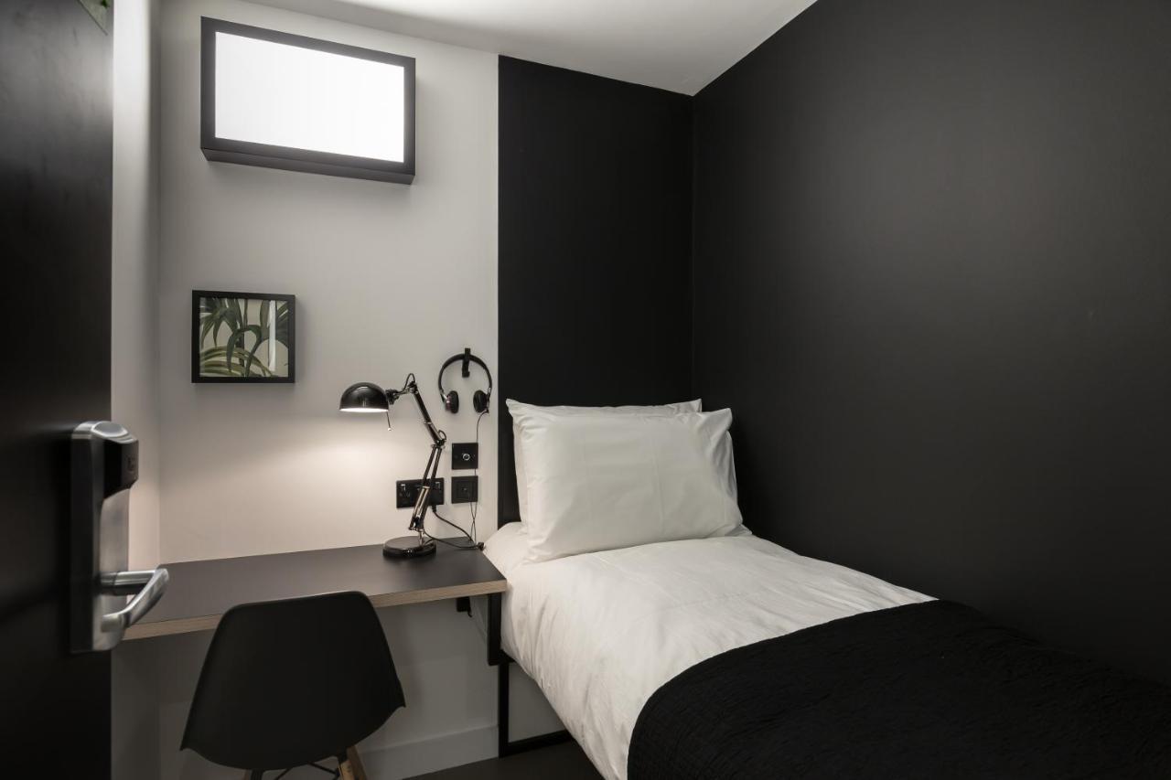 Small Single Room with Shared Bathroom,1589117372:JPEG