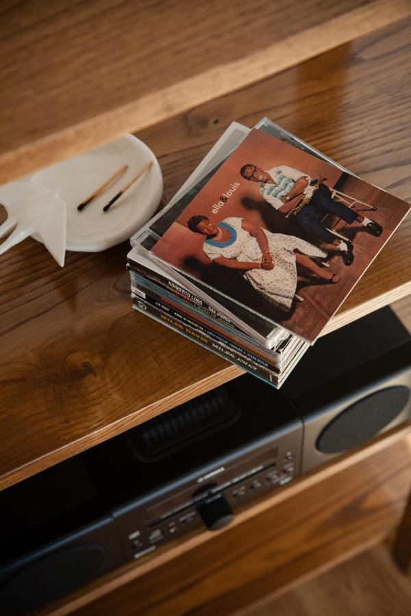 Standard Suite,1310404585:JPEG