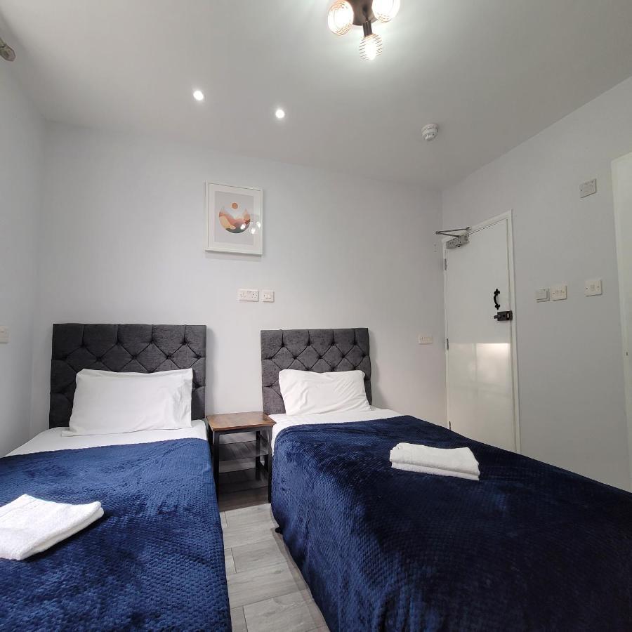 Zweibettzimmer mit eigenem Bad
