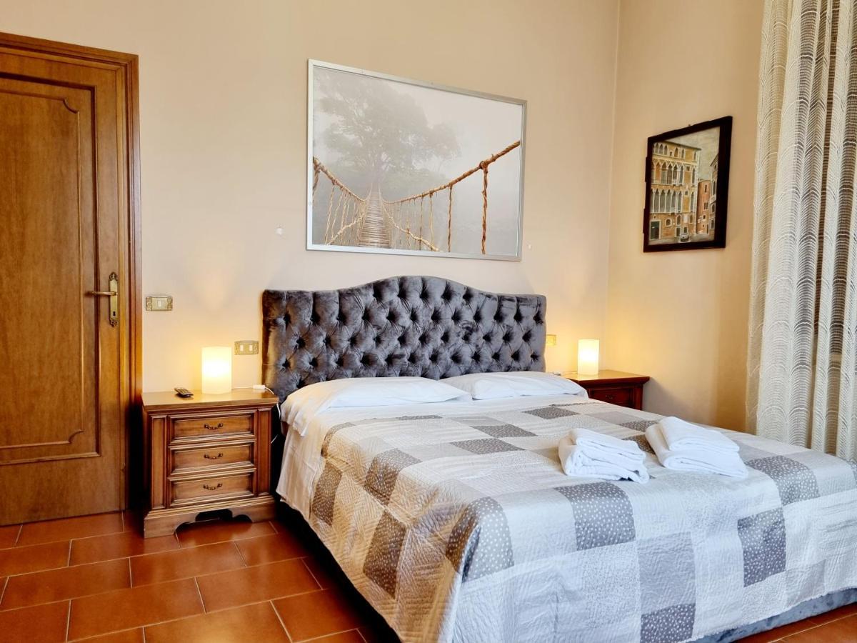 Double Room with Private External Bathroom,1311356518:JPEG