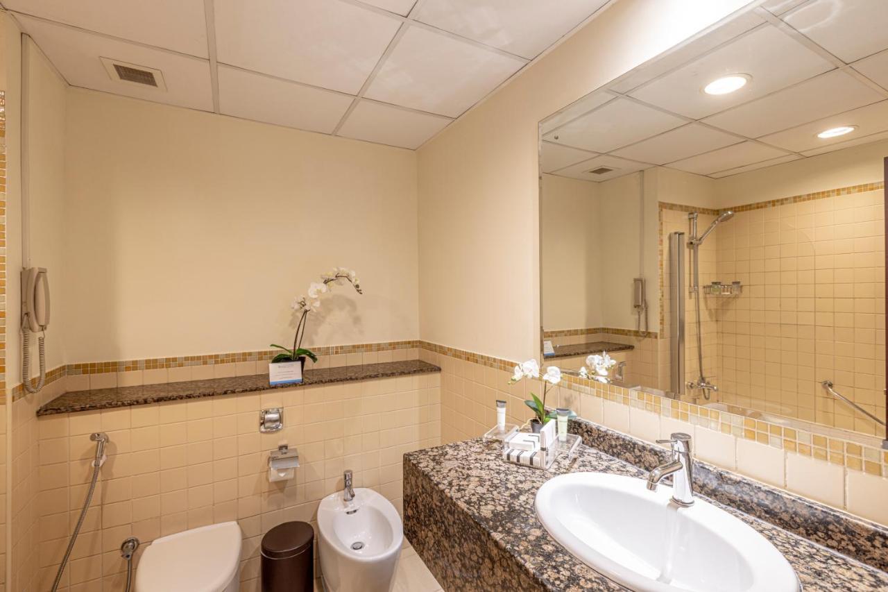 One Bedroom Apartment Marina View on F&B Just Steps from JBR Beach