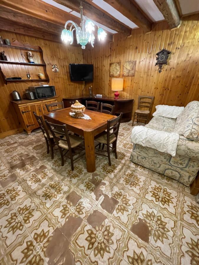 Quarto Grande com Cama de Casal ou 2 de Solteiro