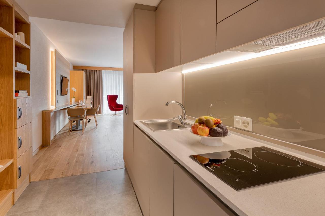 Zweibettzimmer mit Kochnische – Innenhofseite