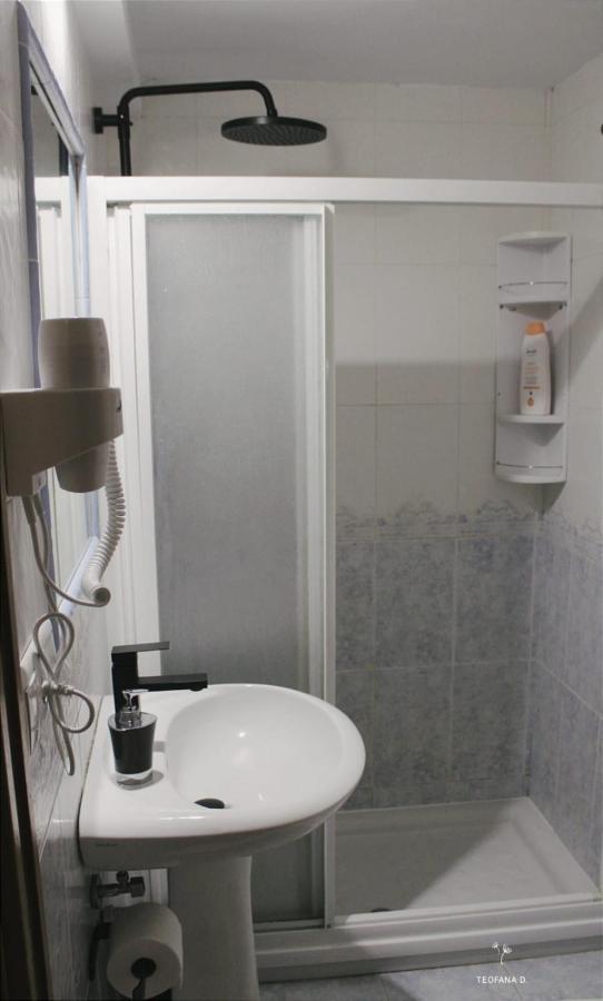 Economy Triple Room