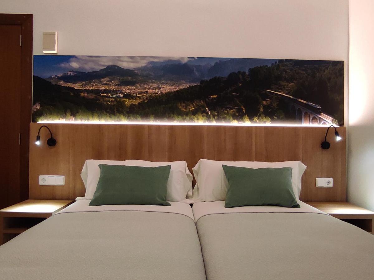Familiar Double Room with Private Bathroom