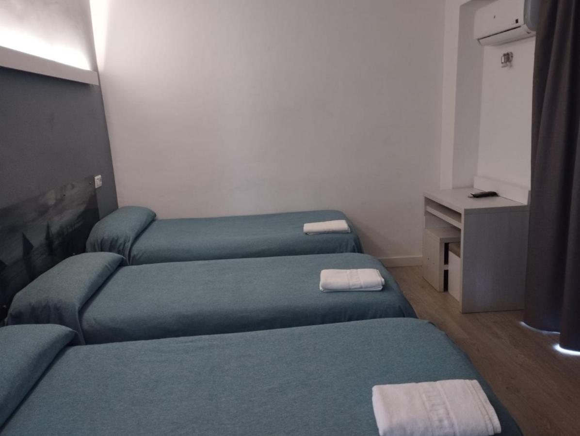 Basic Triple Room