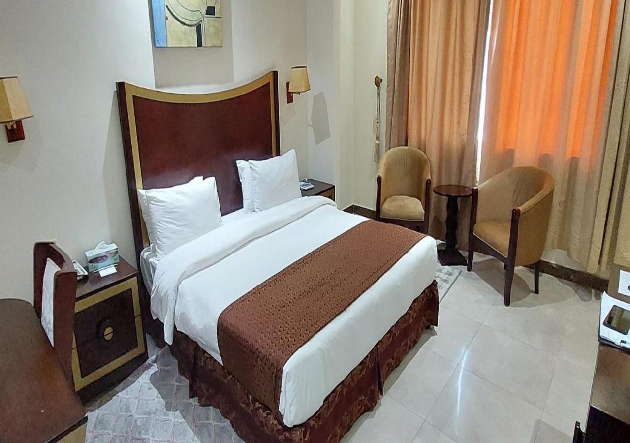 Deluxe King Room,1603750868:JPEG