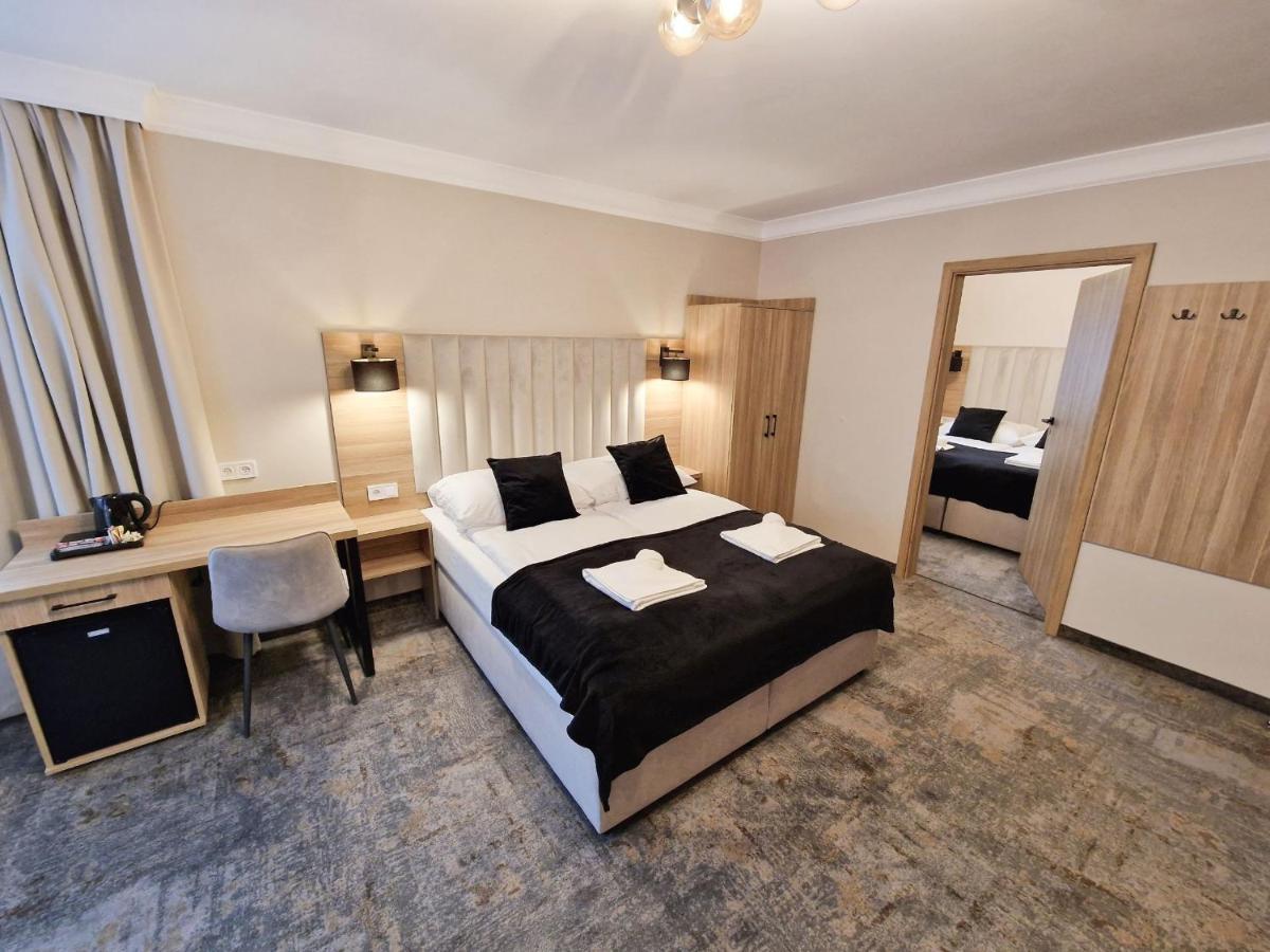 One-Bedroom Apartment,1356749996:JPEG