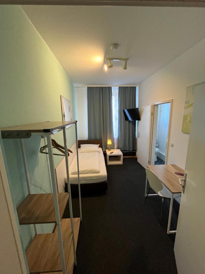 Single Room,1360912739:JPEG