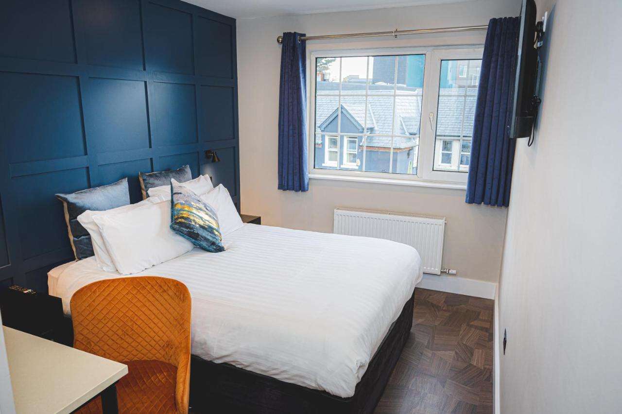 Single Room with Bathroom