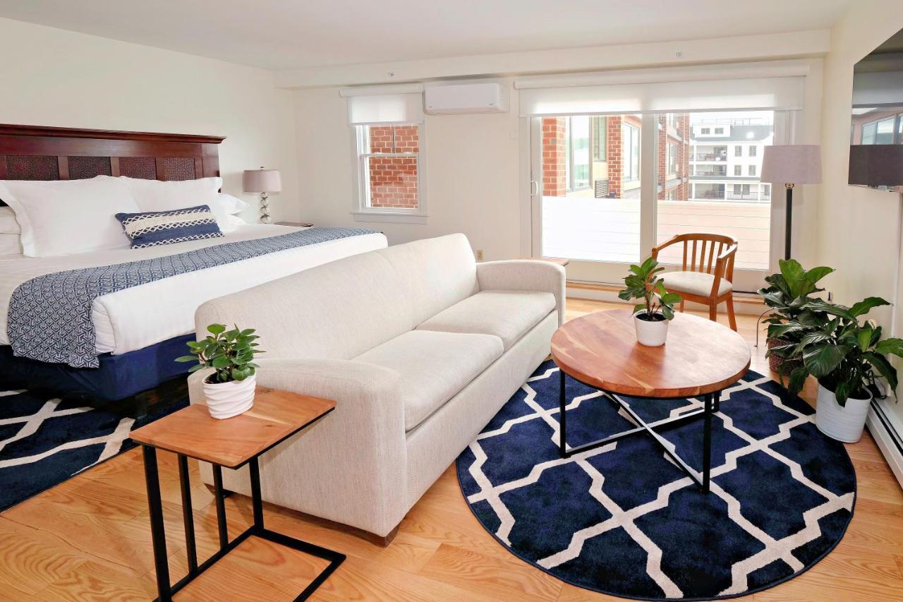 Waterfront Room,1366861538:JPEG