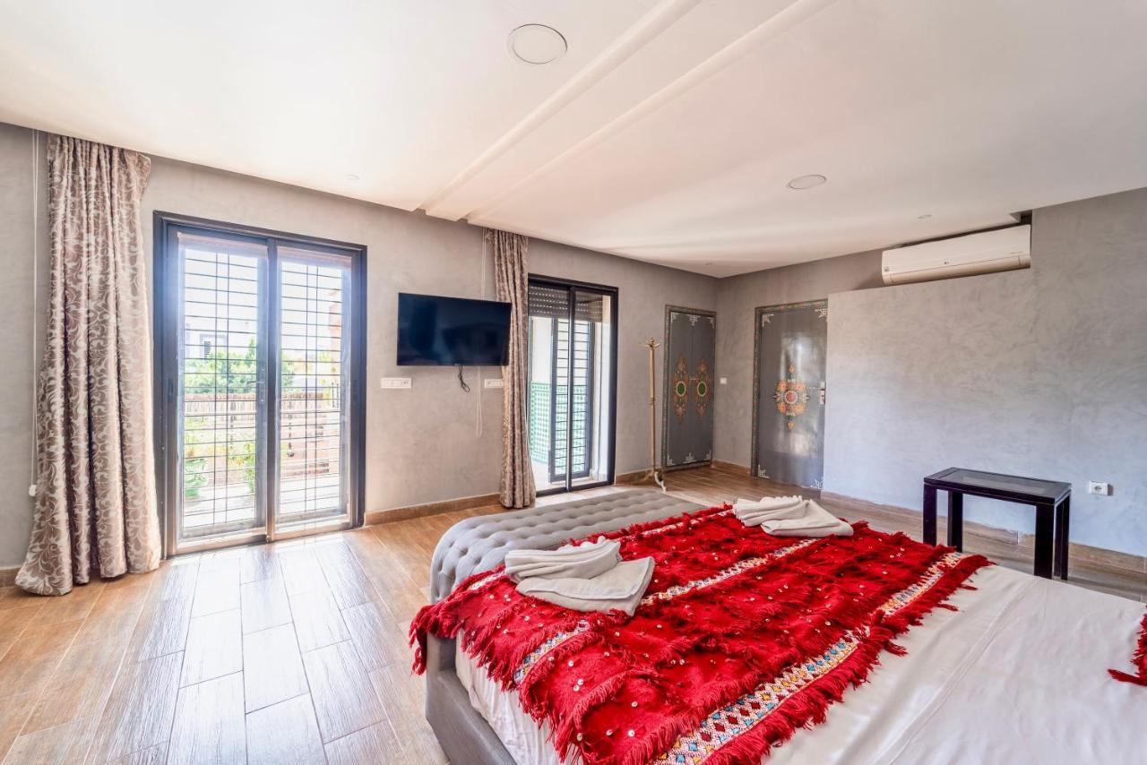 Chambre Deluxe (2 Adultes + 1 Enfant)