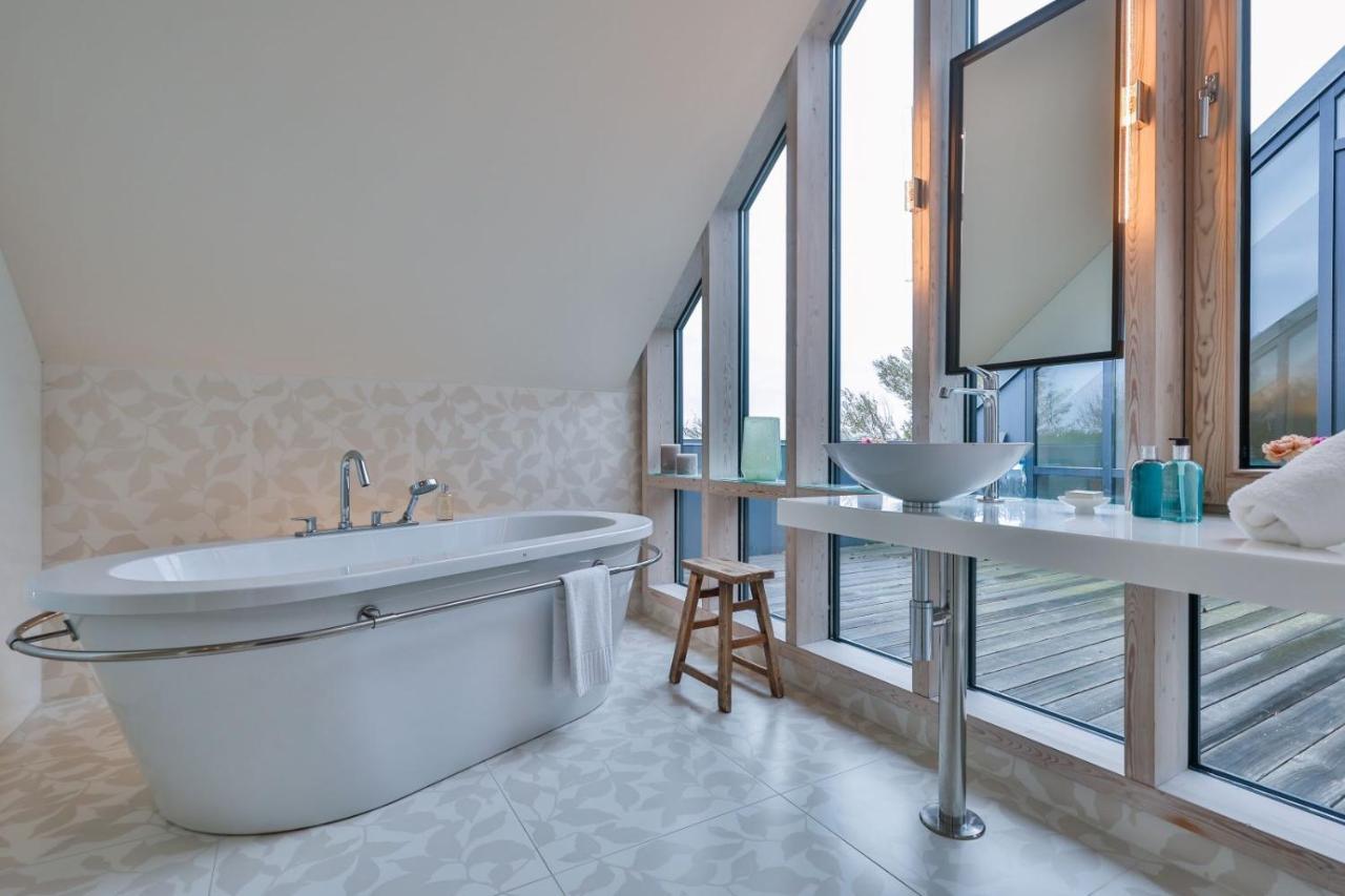 Master Suite with Roof Terrace,1381764941:JPEG