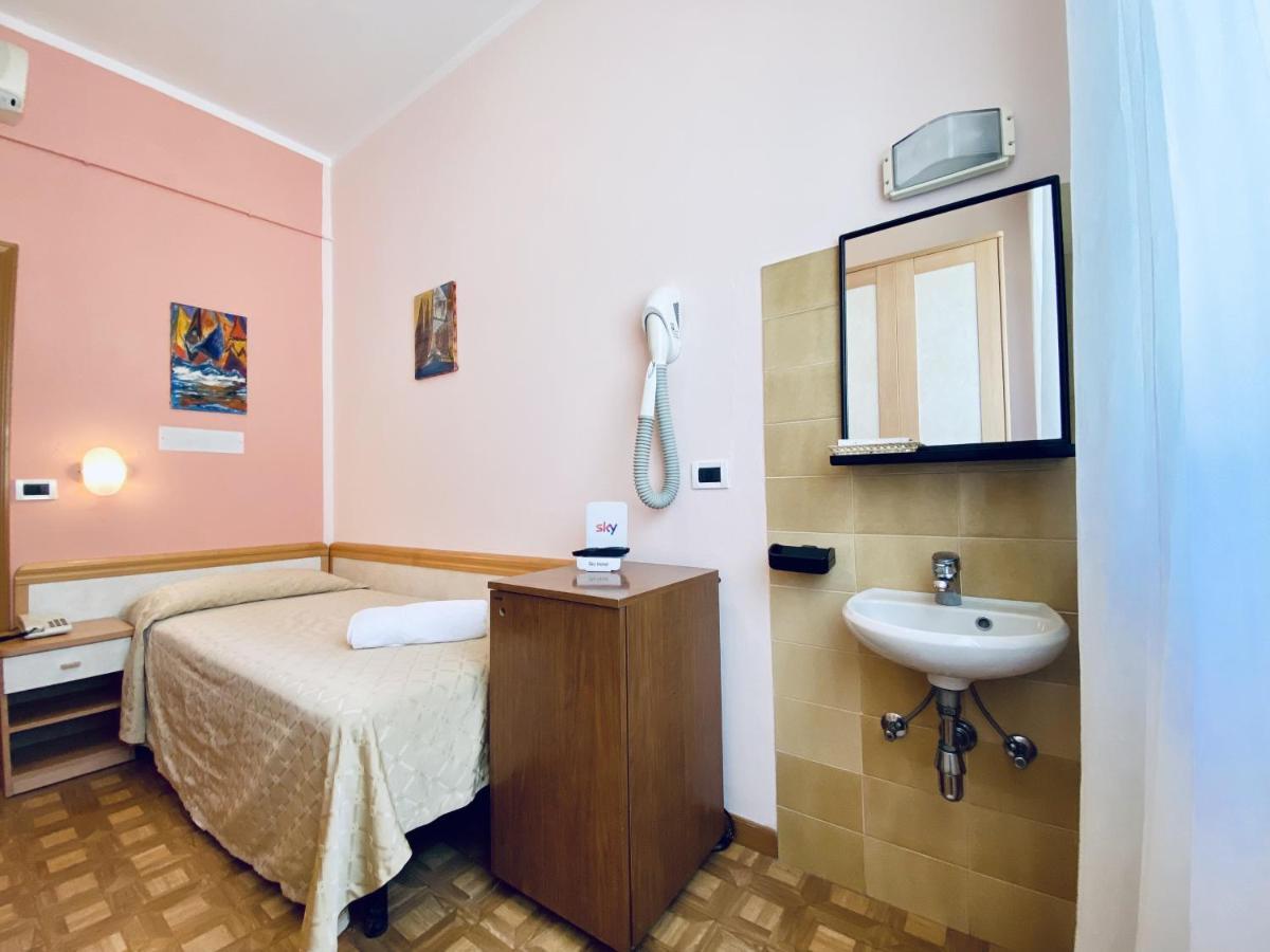 Einzelzimmer mit Gemeinschaftsbad